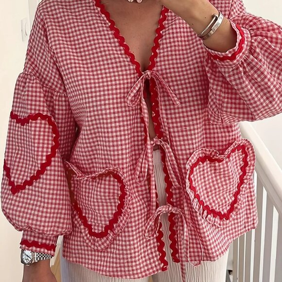 Heart Patch Plaid Pattern Bowtie Lantern Sleeve Picnic Blouse - Picture 4 of 4
